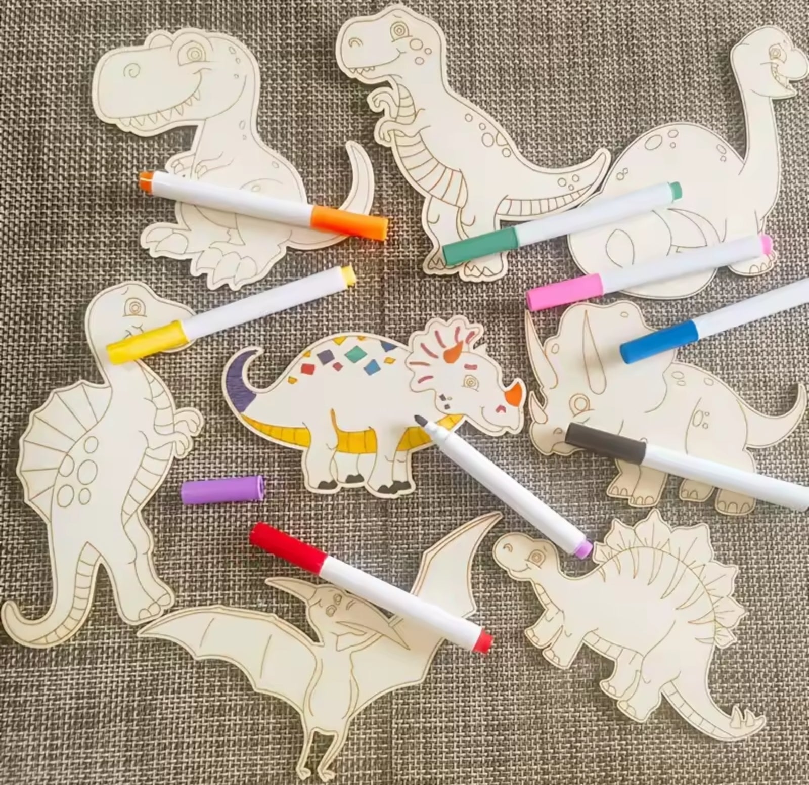 Kit créatif en bois – Dinosaures à customiser